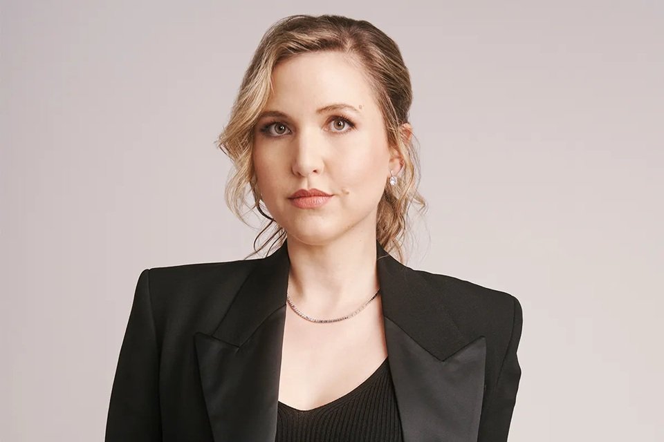 taylor tomlinson husband