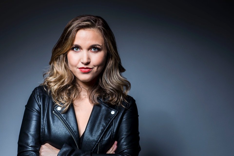 taylor tomlinson husband