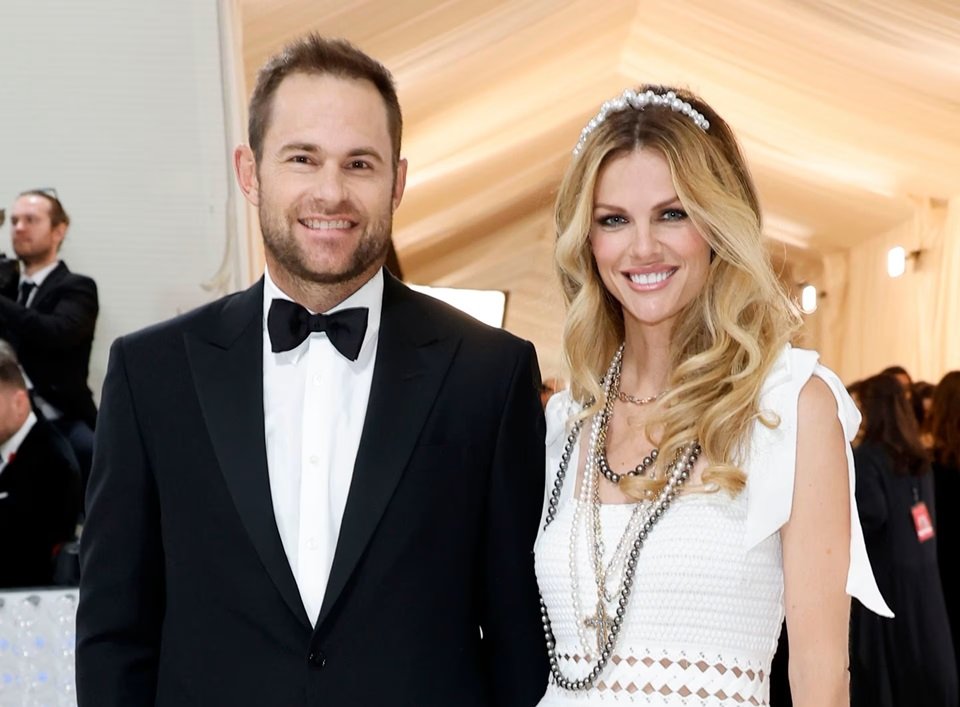 brooklyn decker husband